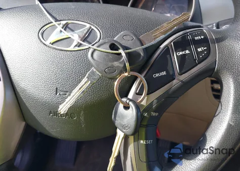 2013 Hyundai Elantra Gls z USA, uszkodzony, nr VIN 5NPDH4AE2DH372203